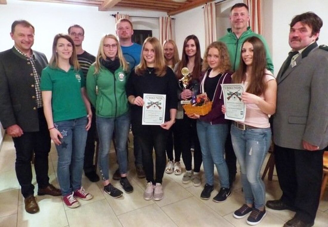 Döllnitz. Die „Pfreimdtalschützen“ blickten bei der Jahreshauptversammlung nicht nur zurück, sondern kürten an diesem Abend zum ersten Mal die Besten des „Oster-Gaudischießens“. Von Sieglinde Schärtl Im Schützenhaus konnte dazu Schützenmeister und [&hellip;]