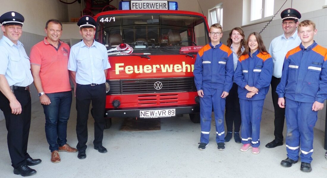 Lerau. Die Feuerwehr ist immer auf dem aktuellsten Stand. Dafür haben sich die Kammeraden schon fünf verschiedenen Leistungsprügungen unterzogen. Diesmal war die Jugendflamme Stufe 2 angesetzt, die die drei teilnehmenden [&hellip;]