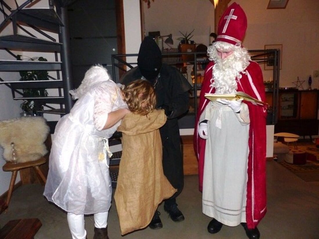 Leuchtenberg. Während die Nikoläuse in Kaufhäusern, auf Marktplätzen und Weihnachtsmärkten vertreten sind und sich die Kinder hier in Scharen versammeln um an den Heiligen ran zu kommen, besucht eine Abordnung [&hellip;]