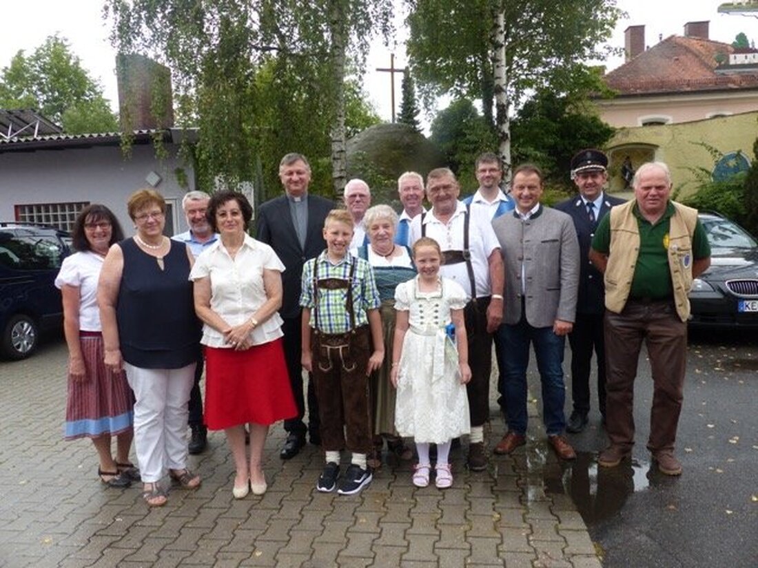 Lerau. Das Urgestein, Anton Kick, vom Lerautal wurde 70 Jahre und feierte deshalb eine originelle Oberpfälzische Feier im Gasthof Maier. Neben seiner Frau Anna, den Kindern mit Familien, waren viele [&hellip;]