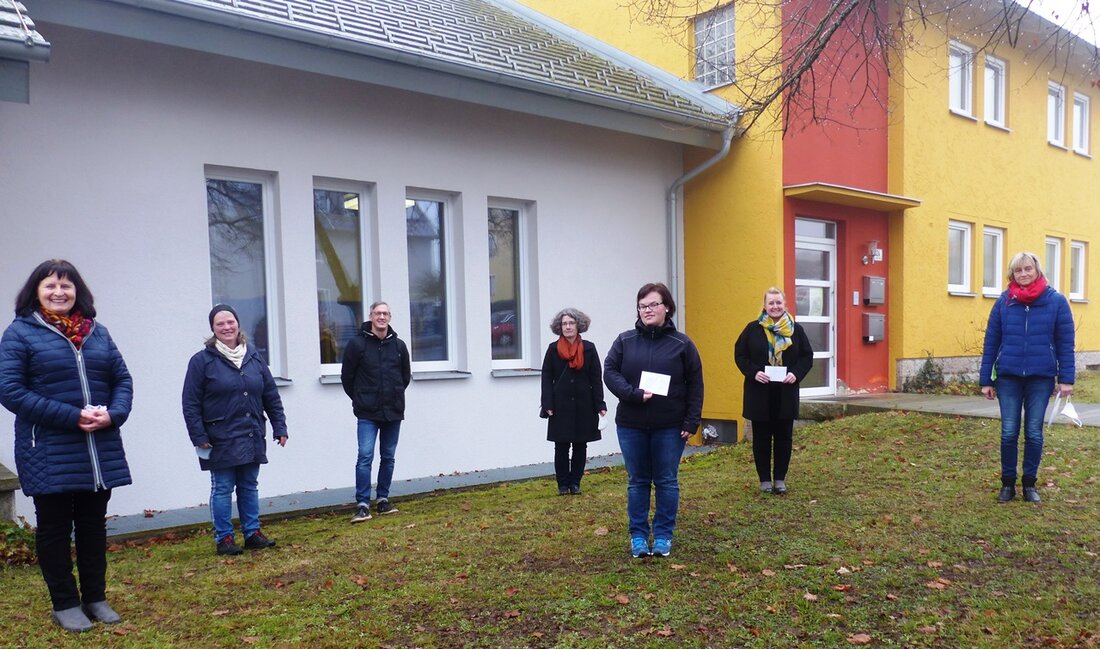 Leuchtenberg. Die selbstgenähten Masken des Frauenbunds brachten Geld für den Kindergarten St. Johannes und die Grundschule in Leuchtenberg. Die Mitglieder des Katholischen Frauenbundes, allen voran die beiden Vorsitzenden Claudia Rupprecht, [&hellip;]