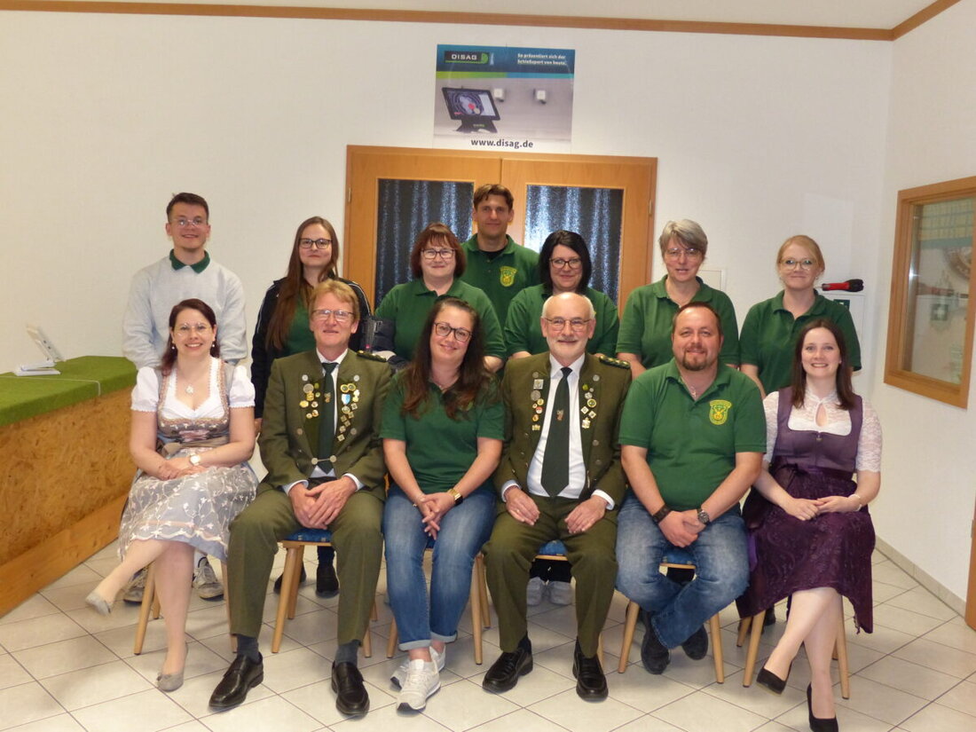 Schirmitz. Der Schützenverein Hubertus hat neu gewählt, Josef Robl bleibt der 1. Schützenmeister.