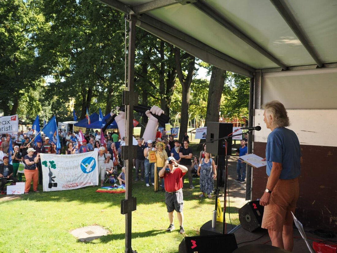 Grafenwöhr. Rund 250 Menschen demonstrierten am Samstag in Grafenwöhr gegen neue US-Mittelstreckenwaffen. Redner warnten vor Eskalation und möglichen Atomfolgen.