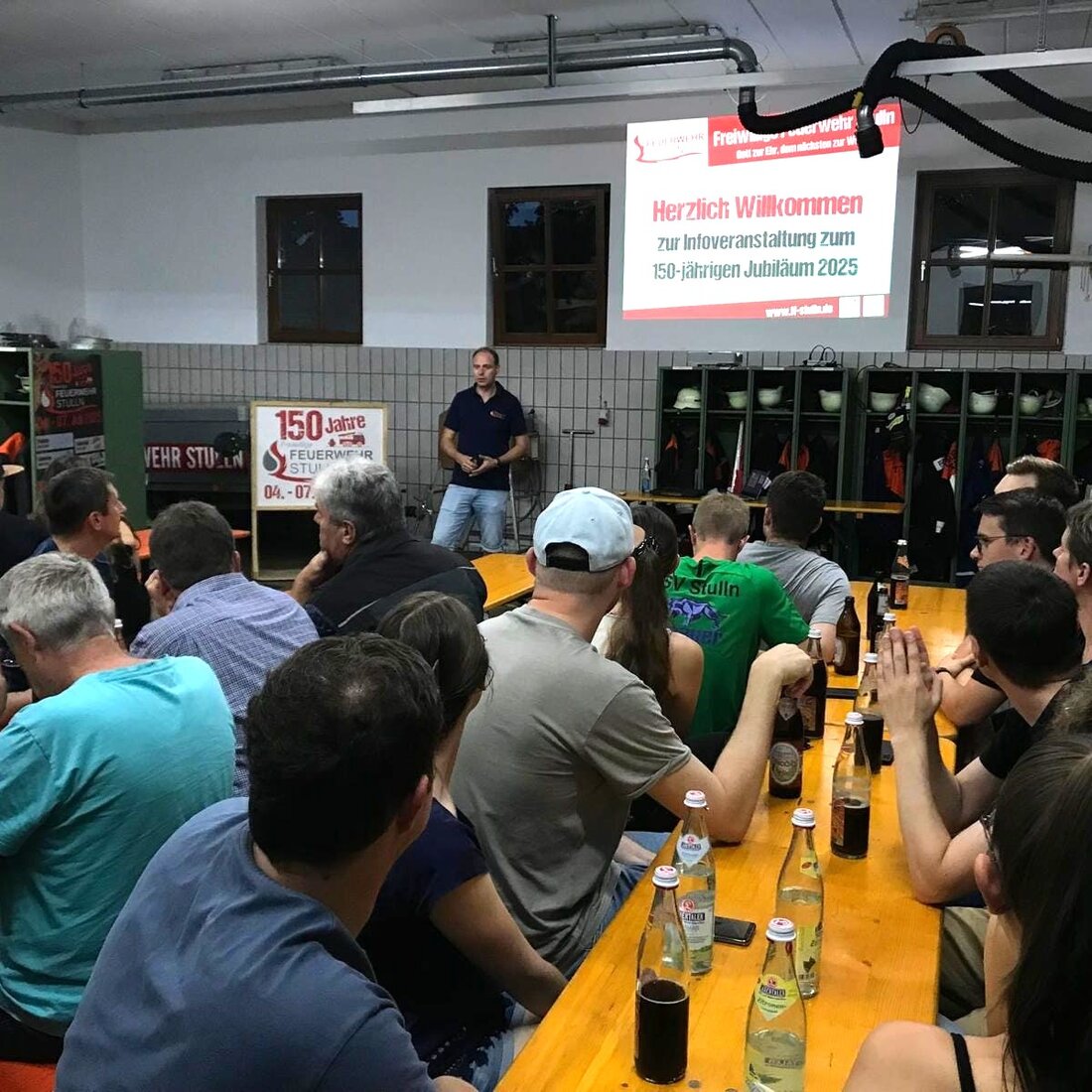 Stulln. Die Feuerwehr Stulln plant ihr 150-jähriges Jubiläum für Juli 2025 und hat bereits Paten und ein unterhaltsames Programm festgelegt.