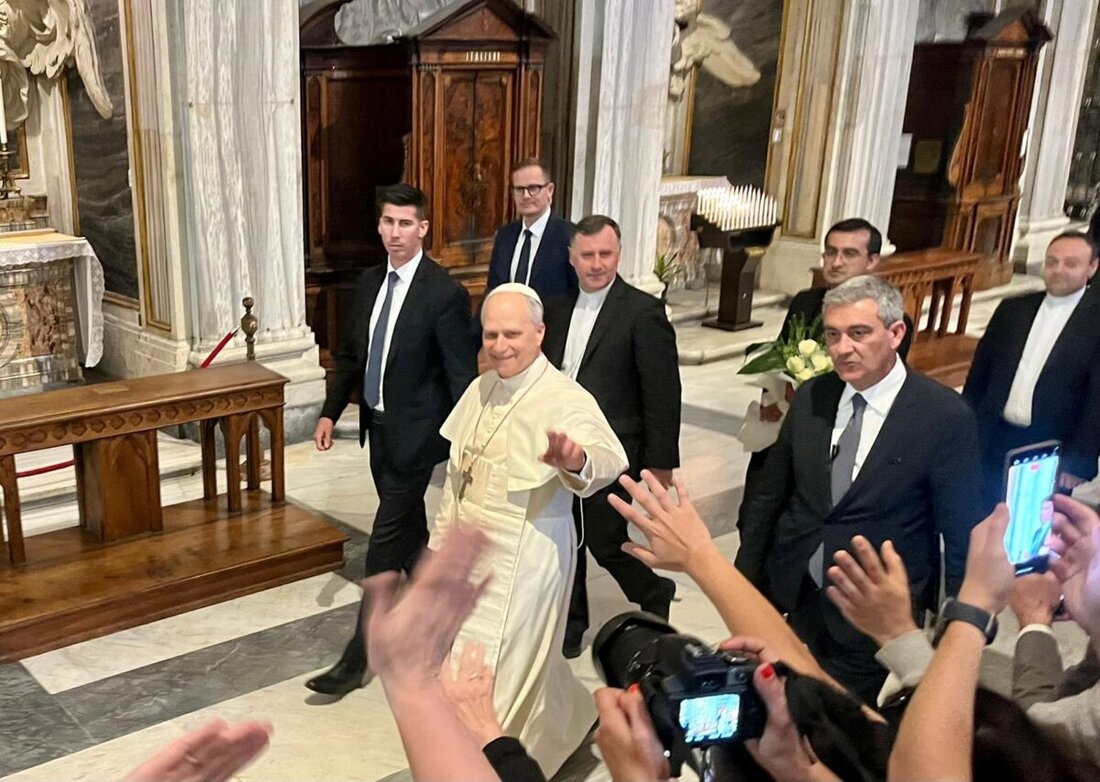 Grafenwöhr/Rom. Unverhofft kommt oft. Gerald und Gisela Morgenstern sind am Wochenende zufällig dem neuen Papst Leo XIV. begegnet. Das Grafenwöhrer Ehepaar besuchte das Grab des verstorbenen Franziskus - zeitgleich mit dem neuen Kirchenvater.