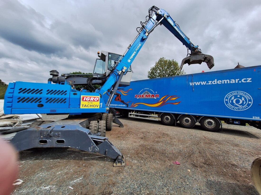 Weiden/Jiříkov. Der Müll aus dem tschechischen Jiříkov ist zurück in Deutschland. "Die Abholung ist abgeschlossen", sagt Christian Kraus, Geschäftsführer des Entsorgungsunternehmens, das dafür den Auftrag der Regierung der Oberpfalz bekommen hatte. 