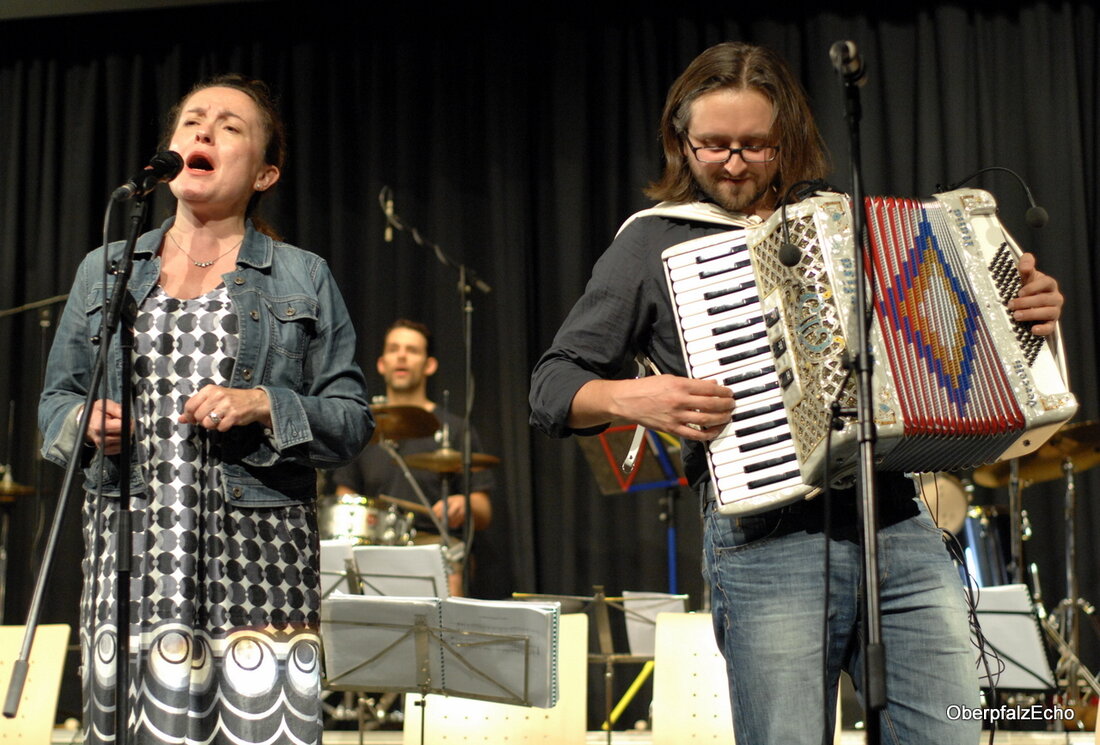 Neustadt/WN. Reine Unterhaltungsmusik ist es sicher nicht, die Andrea Pancur mit Alpenklezmer und am Donnerstagabend mit den Teilnehmern des Workshops „Landler und Freylekhs“ auf die Bühne bringt. Das wird bei [&hellip;]