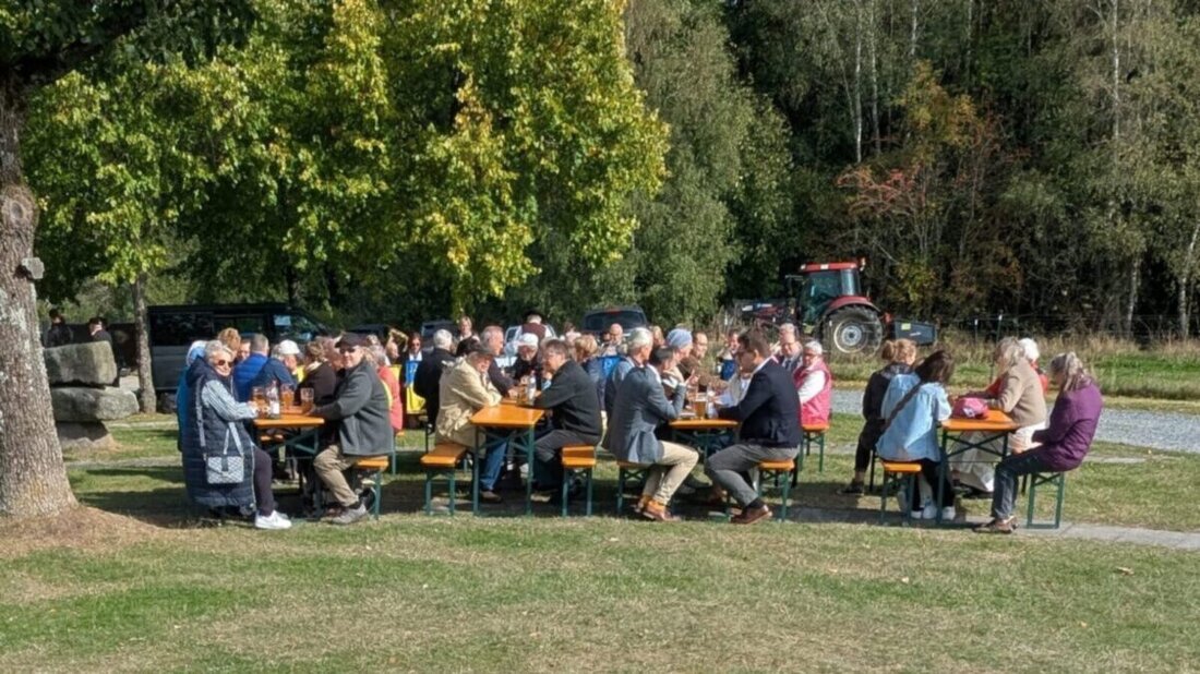 Hildweinsreuth. Strahlender Sonnenschein, Musik und viele Gäste: Beim Paneuropäischen Picknick am Mittelpunkt Mitteleuropas setzte der Kreisverband Neustadt/WN-Weiden ein starkes Zeichen für gelebte Nachbarschaft und Europageist.
