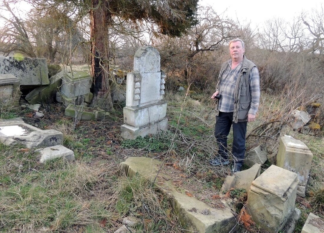 Auerbach/Grafenwöhr. „Die früheren Bewohner von Pappenberg haben es verdient, dass man sich an sie erinnert“, diese Meinung vertritt Hans-Jürgen Kugler. Auf 475 Seiten schaut er mit seiner jetzt erschienenen Häuser- [&hellip;]
