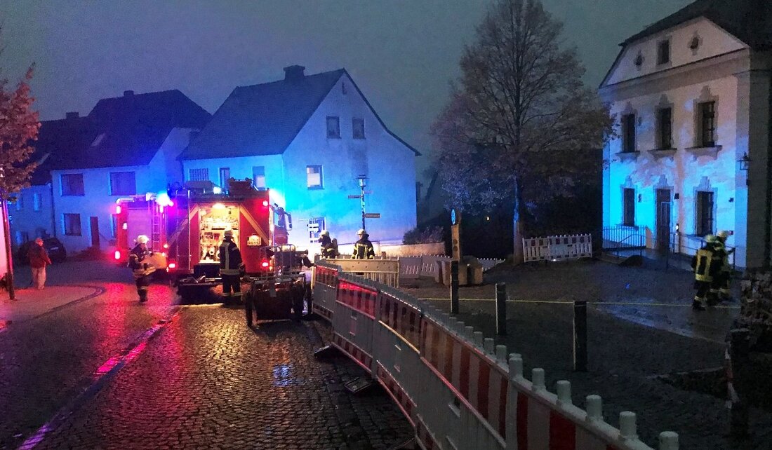 Parkstein. Und plötzlich ist der Steinstadl voller Rauch: Bürgermeisterin Tanja Schiffmann löste im Rathaus den Feueralarm aus. Sie drückte den Handdruckmelder – in diesem Fall zum Glück aber nur zur Übung. [&hellip;]