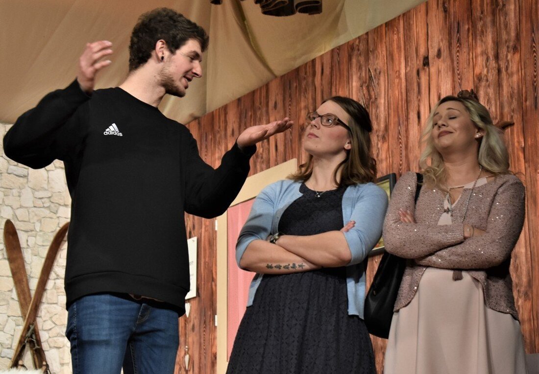 Grafenwöhr. Alleinerziehende Workaholics, Parkplatzrarowdies, raffinierte Kinder und Großeltern ergeben einen ganz schönen “Flickenteppich”. Schon kommt die “Patchwork-Lawine” auf der Bühne im Jugendheim ins Rollen.   Von Renate Gradl Autor Wolfgang Bräutigam [&hellip;]