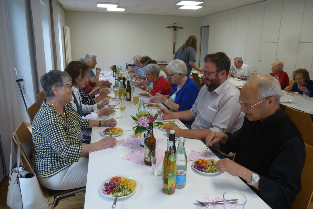 Weiherhammer. Einen genussvollen Tag verbrachten die Senioren beider Konfessionen am Dienstag im Generationencafé.