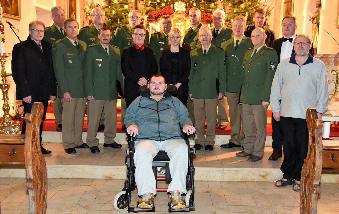 Weiden. Mit dem Ziel Menschen zu helfen, die unverschuldet in Not geraten sind, rief Edgar Wenisch im September 2016 den Verein „Kopf hoch e.V“ ins Leben. Der jetzt 23-jährige Patrick [&hellip;]