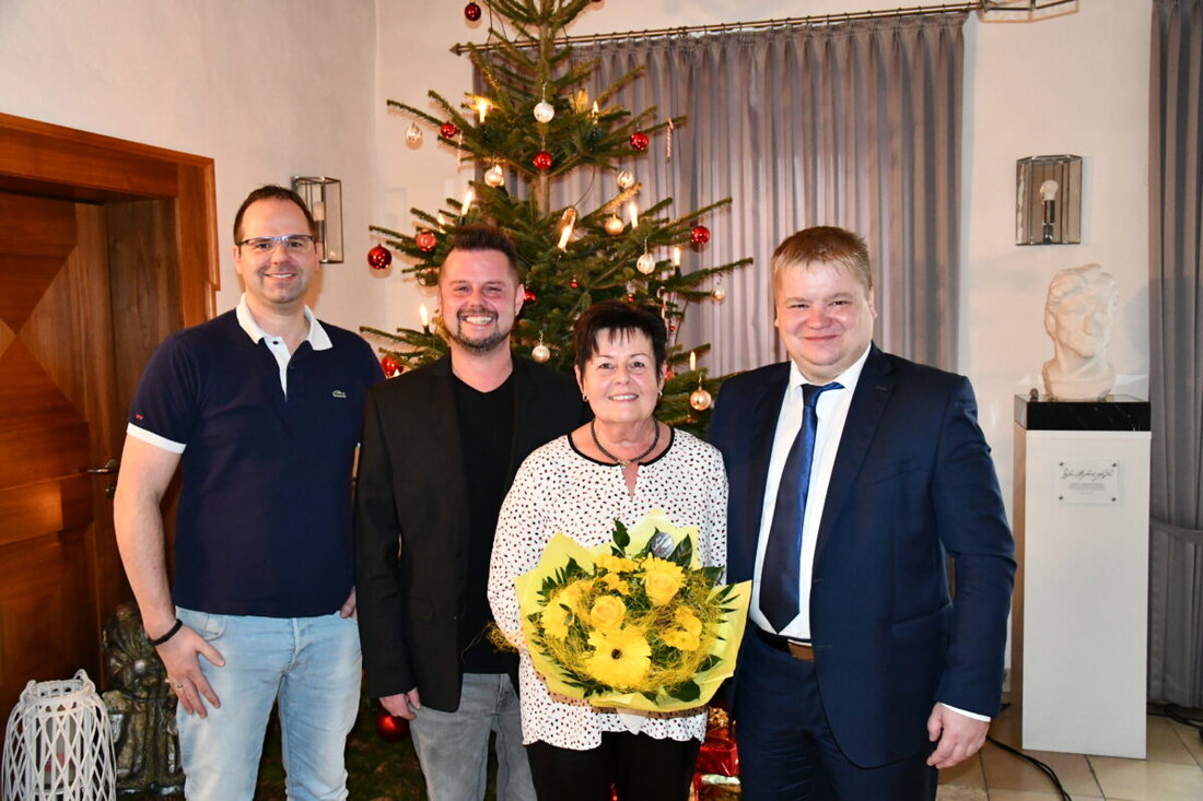 Burglengenfeld. Petra Hausler verabschiedet sich nach fast 25 Jahren im Rathaus zum Jahreswechsel in den Ruhestand. Ihre Karriere und ihr Engagement wurden bei einer Feierstunde gewürdigt.