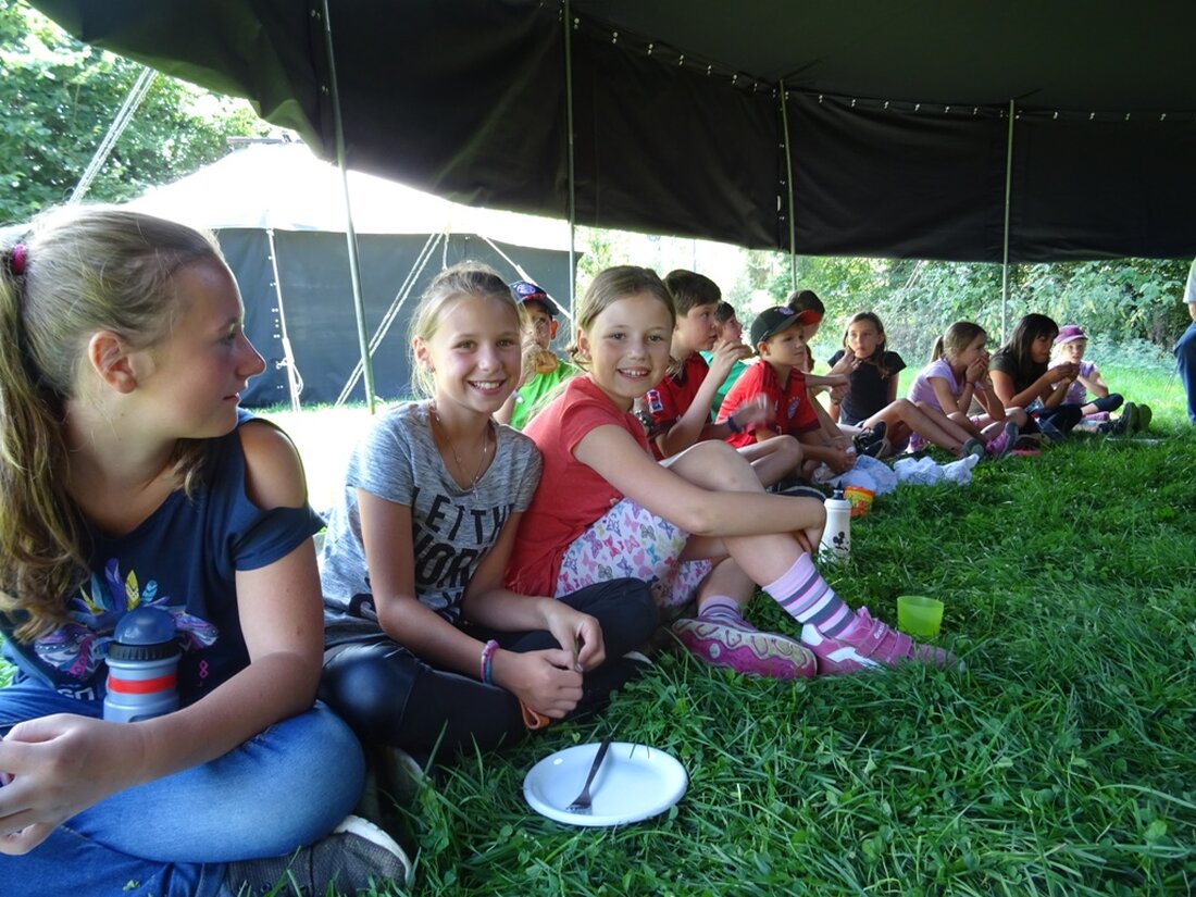 Weiden. Nicht nur die Kinder haben einen Heidenspaß beim alljährlichen Pfadfinderlager: Oberbürgermeister Kurt Seggewiß besuchte heute die kleinen Detektive in ihrem Zeltlager in Reglersruh. Denn in diesem Jahr steht das Pfadfinderlager unter dem [&hellip;]