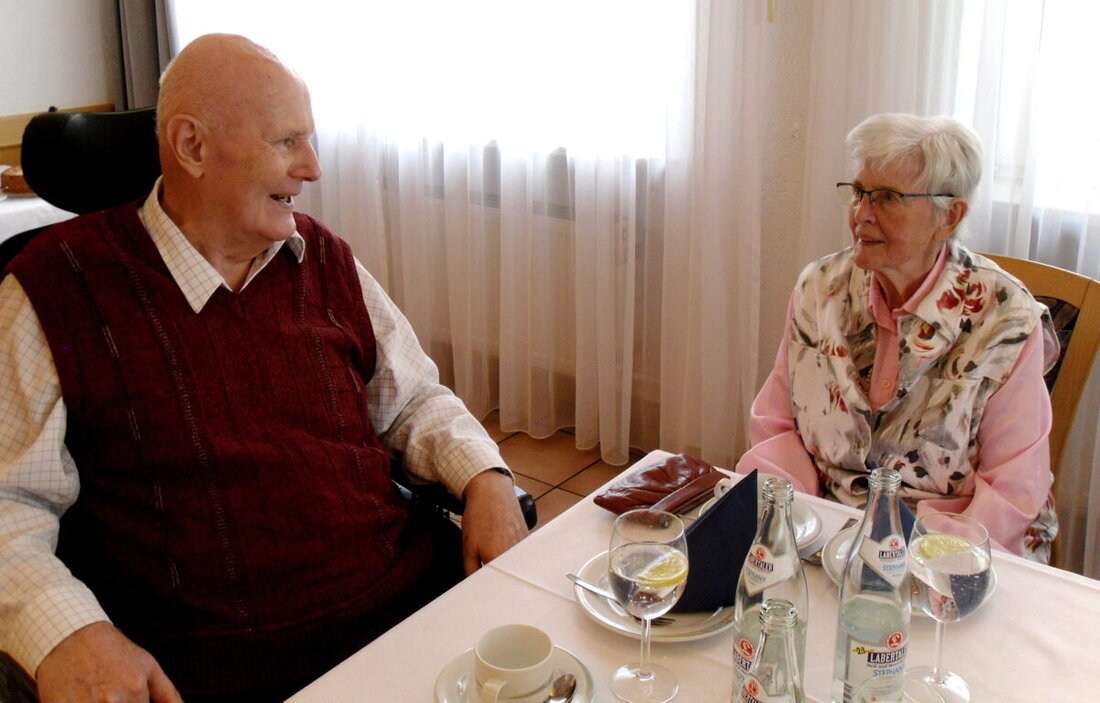 Etzenricht. Pfarrer Richard Haas feierte seinen 85. Geburtstag nach 20 Jahren Wohnsitz in Etzenricht und ehrenamtlicher Tätigkeit im Dorf. Er zog nach seinem Ruhestand 2002 aus dem Raum Mannheim nach Etzenricht um.