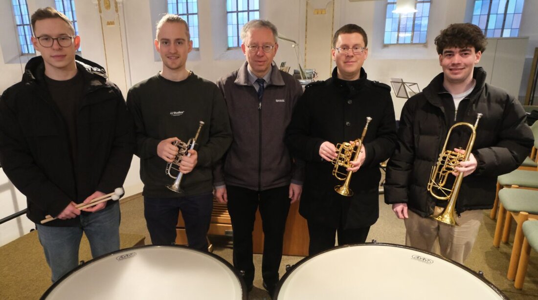 Floß. Die Pfarrgemeinde St. Johannes der Täufer zieht eine lebendige Bilanz des Kirchenjahrs 2025. 7.629 Euro sammelte die Sternsingeraktion; 2026 stehen die Wahl am 1. März und der Kindergarten-Ausbau an.