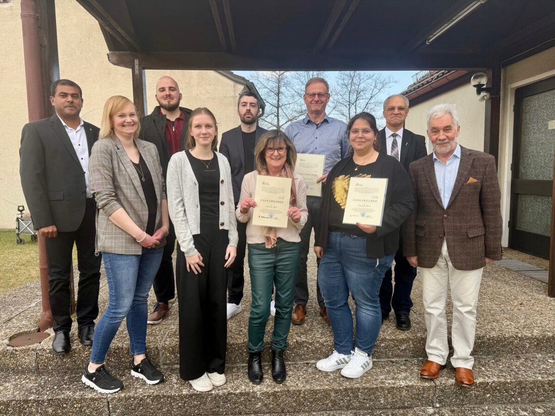 Weiherhammer. Bei der Pfarrversammlung freute sich die Gemeinde über junge Verstärkung im Pfarrgemeinderat und gelungene Zusammenarbeit. Rund 100 Besucher erlebten Rückblicke und Ehrungen; Chor und Bürgermeister setzten Akzente.