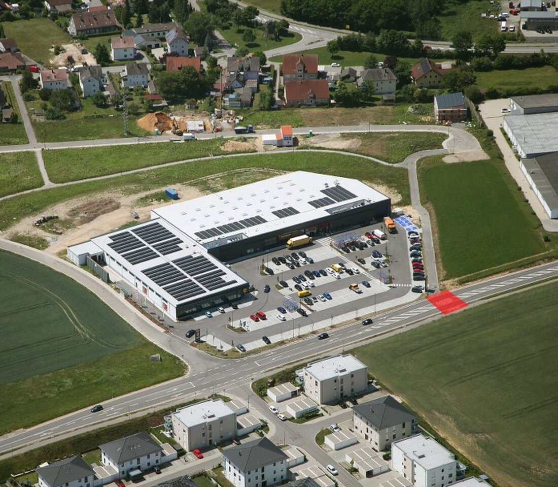 Maxhütte-Haidhof. Die Stadt errichtet an der SAD 8 eine Bedarfsampel für mehr Fußgängersicherheit bei REWE und LIDL. Kosten von 50.000 Euro werden geteilt, laufende Kosten übernimmt die Stadt.