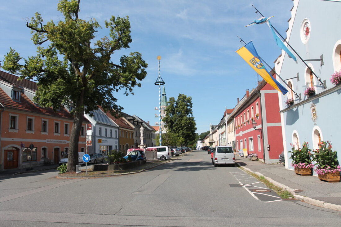 Pleystein. Mit dem Kommunalen Förderprogramm soll der historische Ortskern von Pleystein aufgewertet werden. Die Stadträte befassten sich mit einem Entwurf dafür.