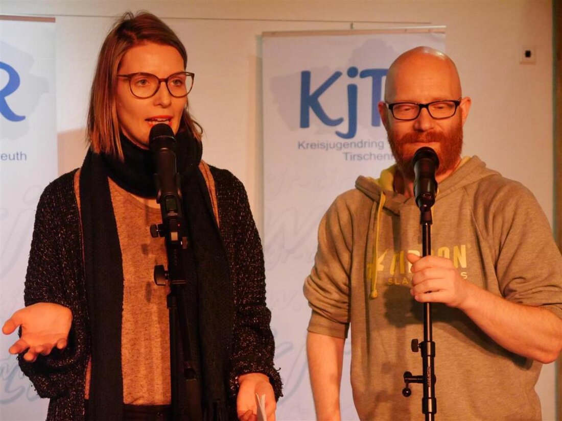 Waldsassen. Zwei der besten Poetry Slammer kamen ins Kunsthaus Waldsassen. Der Kreisjugendring Tirschenreuth brachte mit einem Workshop und einem Auftritt den Poetry Slam in die Nordoberpfalz – und sogar Nordoberpfälzer Poetry-Slam-Anfänger [&hellip;]