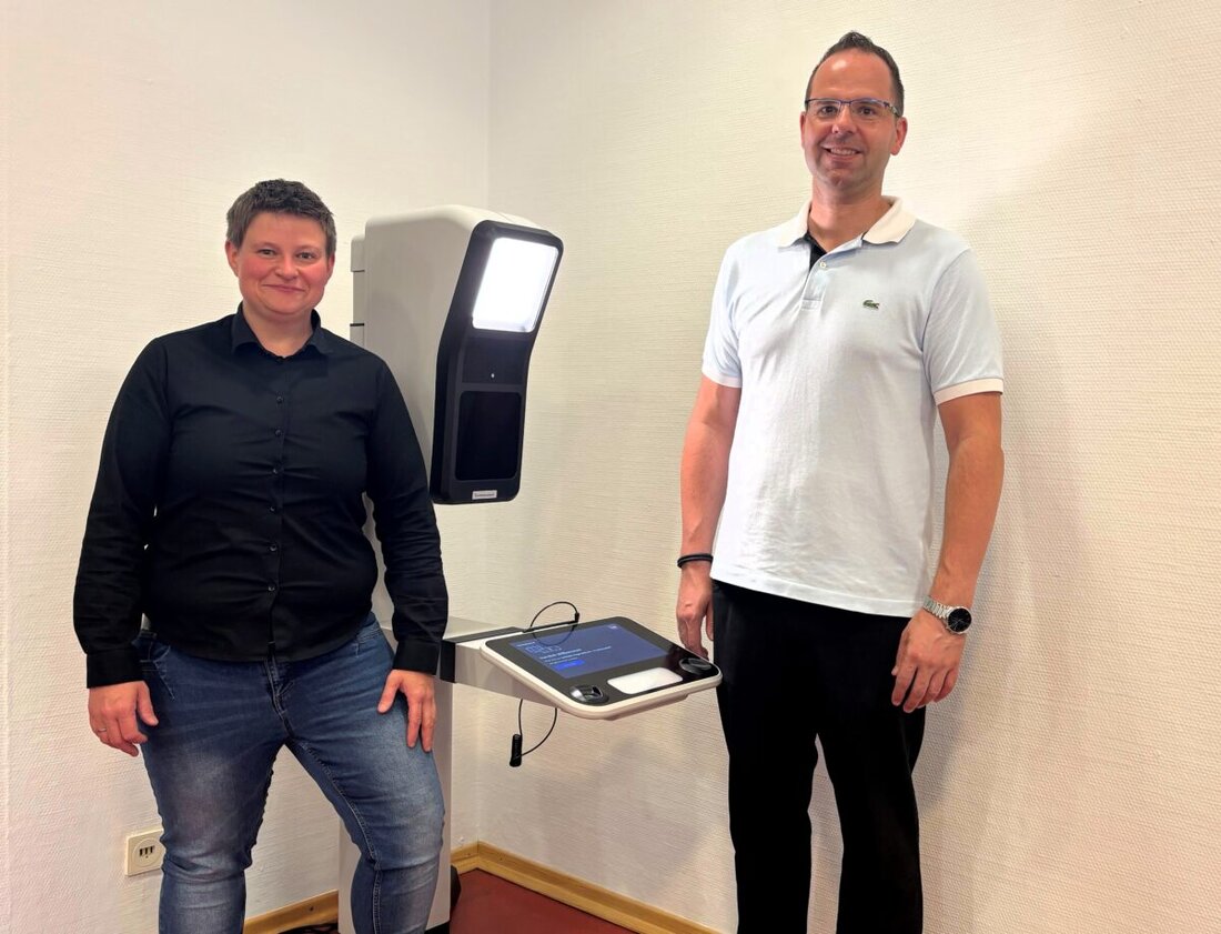 Burglengenfeld. Seit Anfang August können im Bürgerbüro des Rathauses direkt Passfotos für Ausweisdokumente gemacht werden, dank des neuen PointID-Systems. Die Kosten für das digitale Lichtbild betragen 6 Euro zuzüglich zur Gebühr für das Dokument.