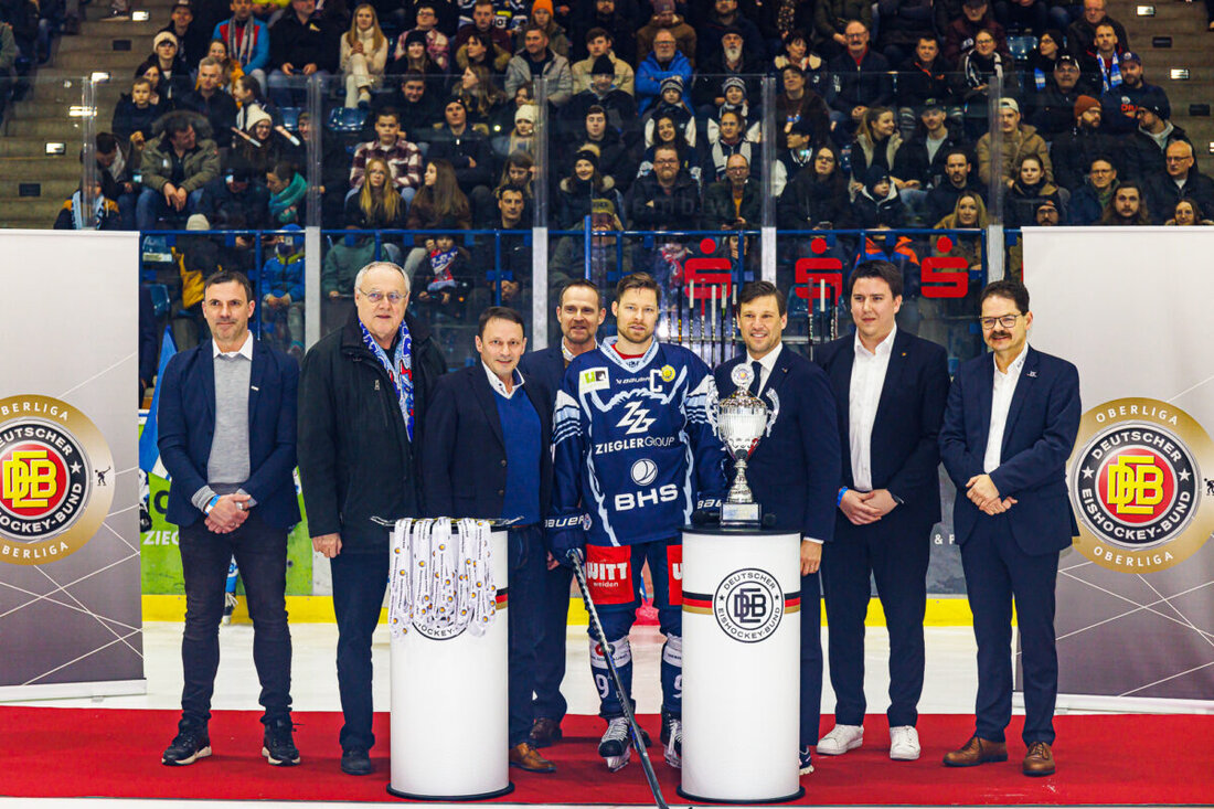 Weiden. Die Insolvenz der Ziegler-Holding bedroht die Zukunft der Blue Devils im Eishockey der zweiten Liga. Finanzielle Unsicherheit prägt den Club und seine Spieler.