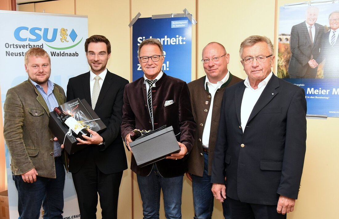 Altenstadt/WN. „Es ist ein Unikum, dass unsere drei Ortsverbände miteinander eine politische Veranstaltung auf die Beine stellen“, freute sich Thomas Spörl, der Vorsitzende der CSU Neustadt. Zusammen mit seinen Ortsvorsitzenden-Kollegen [&hellip;]