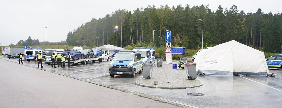 Tirschenreuth. Die Polizei verstärkt die Kontrollen an der Grenze und appelliert an die Bevölkerung sich an die gesetzlichen Vorgaben zu halten. Vor allem die Einhaltung der Einreisequarantäneverordnung soll so überprüft [&hellip;]