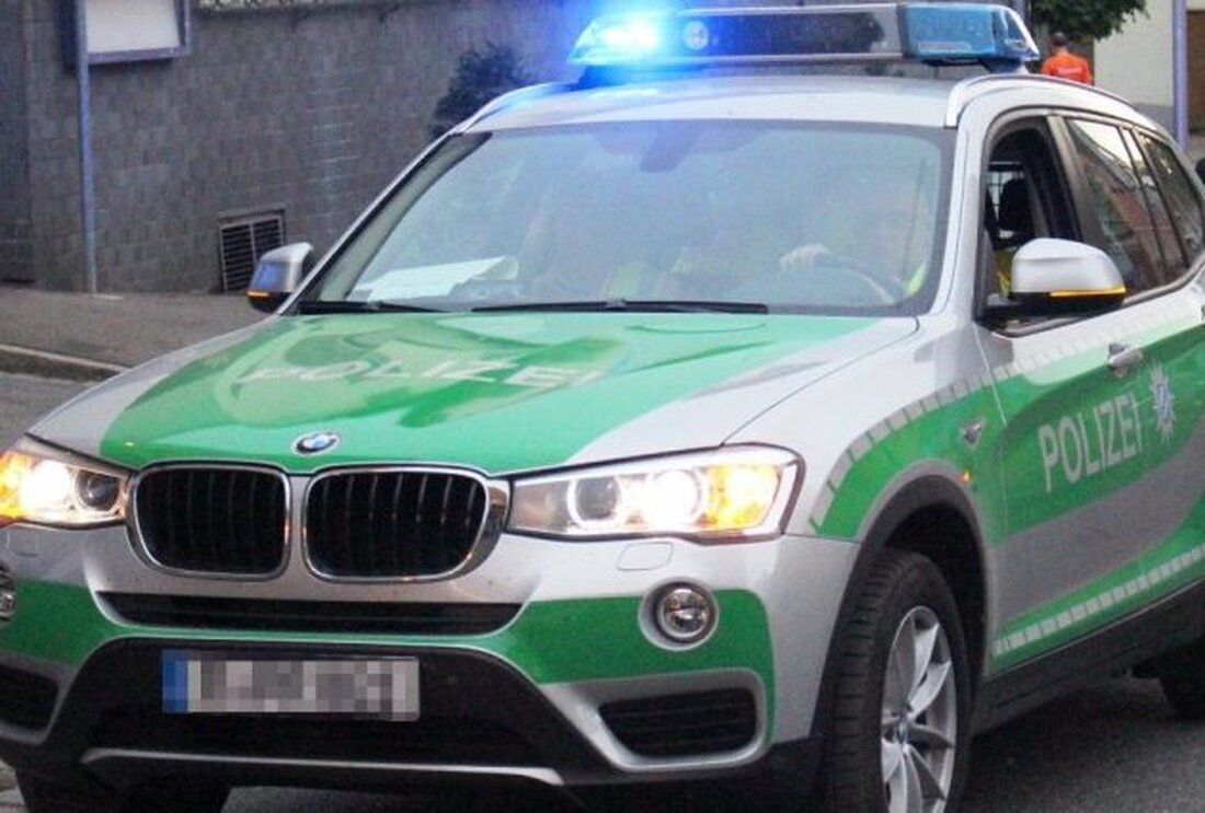 Weiden. Ein Mädchen (8) rennt beim Rotkreuzplatz über die Straße, als die Ampel "grün" umschaltet. Doch unerwartet kreuzt noch ein Auto ihren Weg. 