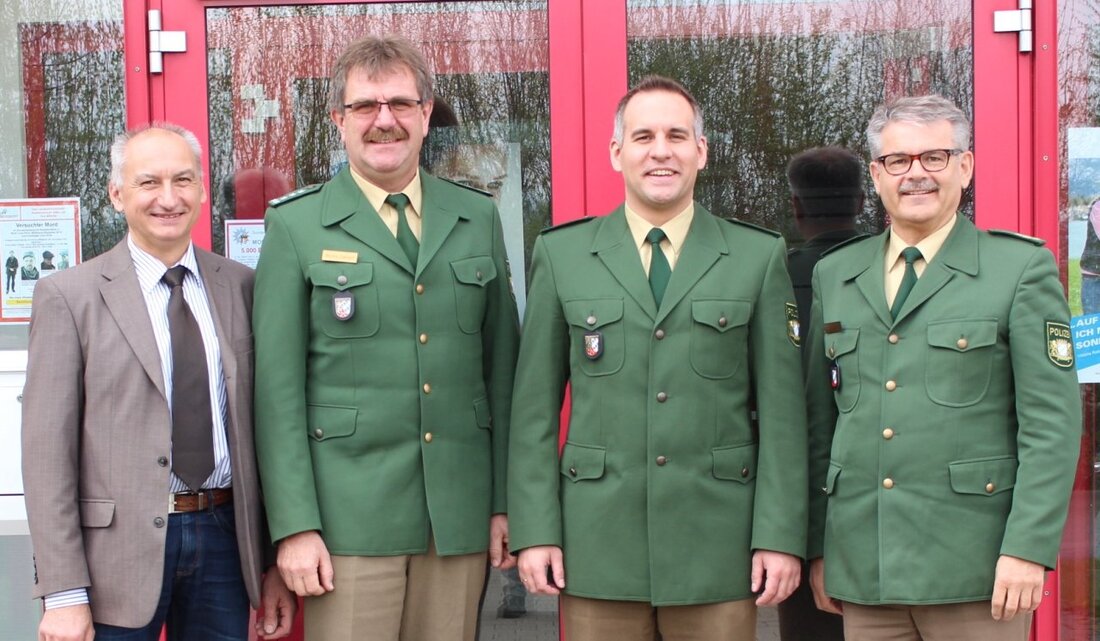 Vohenstrauß. Die Polizeidienststelle in Vohenstrauß hat ab dem 1. Mai wieder einen “neuen alten” Leiter: Polizeihauptkommissar Andreas Schieder, der die Polizeiinspektion vertretungsweise seit dem 1. November 2016 leitet, übergibt das [&hellip;]