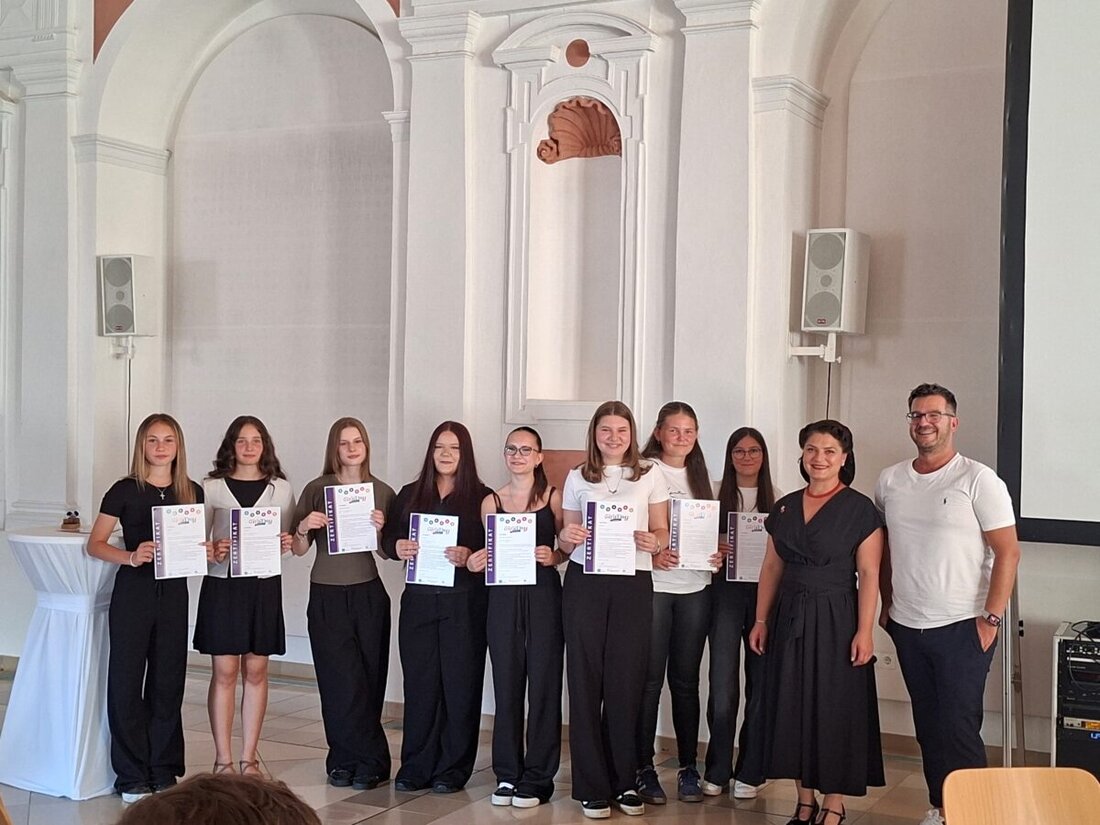 Waldsassen. Bei der Abschlussveranstaltung der Girls’Day Akademie an der Mädchenrealschule der Zisterzienserinnen zog Veranstalter "bayme vbm" eine positive Bilanz. Praxisnahe MINT-Angebote wecken Technikbegeisterung und sichern Fachkräfte.