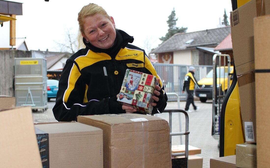 Grafenwöhr. Vergesst Weihnachtsmann und Christkind: Wir wissen wer euch zu Weihnachten wirklich die Geschenke bringt. Angelika Hampl ist eine Alltagsheldin. Gefragt sind sie und ihre Kollegen das ganze Jahr über [&hellip;]