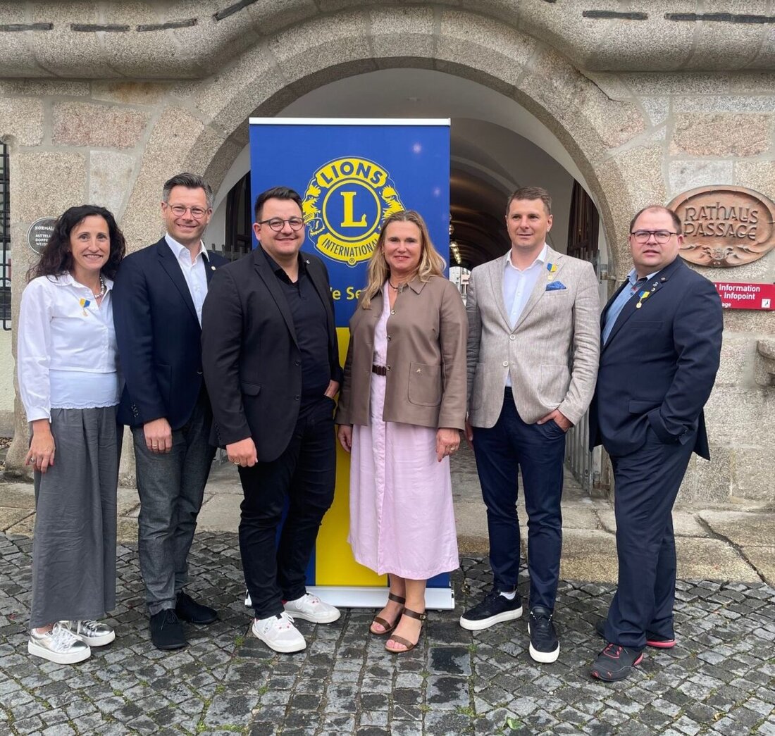 Weiden. Bei der jährlichen Präsidentschaftsübergabe des Lions Club Goldene Straße Weiden übernahm Christoph Müller-Rauch die Präsidentennadel von Christoph Skutella. Neue Mitglieder wurden begrüßt und kommende Events wie ein Seifenkistenrennen angekündigt.
