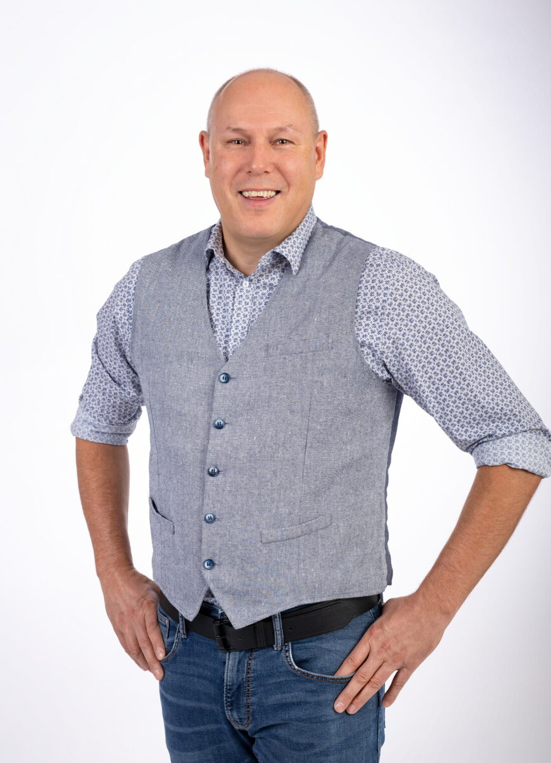 Plößberg. Zweiter Bürgermeister Markus Preisinger startet mit neuer Wählergemeinschaft in den Wahlkampf um das Amt des ersten Bürgermeisters. Er setzt auf Aufbruch, Verwaltung sowie Projekte für Nahversorgung und Bauplätze.