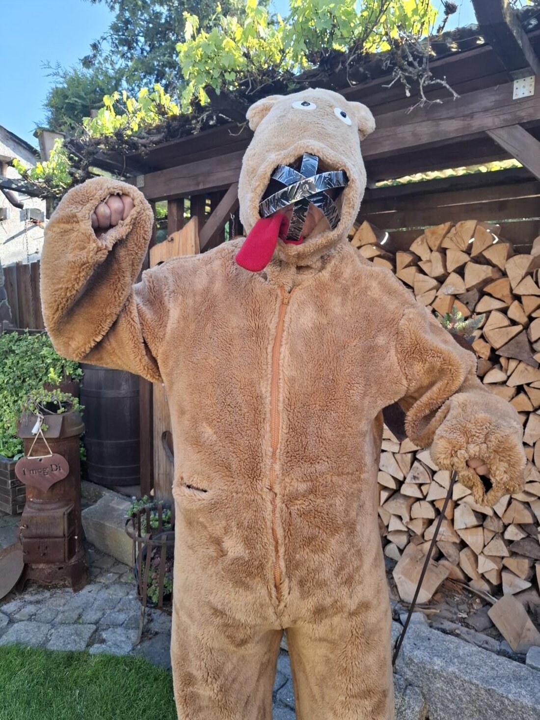 Burglengenfeld. Am 18. Oktober ab 16 Uhr startet die Erlebnisführung „Mit dem Kirwabärn unterwegs“ mit Musik, Bierverkostung und Einkehr und ist nicht für Kinder unter 16 geeignet.