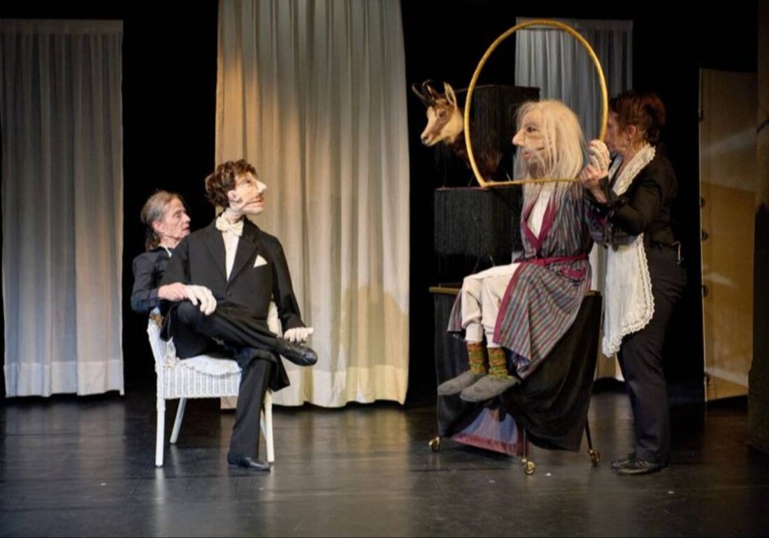 Weiden. Stadt Weiden i.d.OPf., Kulturbühne Weiden lädt am 3. Januar um 19.30 Uhr in Weiden, Max-Reger-Halle zu einem besonderen Kulturabend ein, der die lokale Szene strahlend präsentiert und das Publikum neugierig macht. Das Ticket gibt es über die Online-Plattform okticket.de, die Infos bündelt und eine bequeme Buchung ermöglicht.