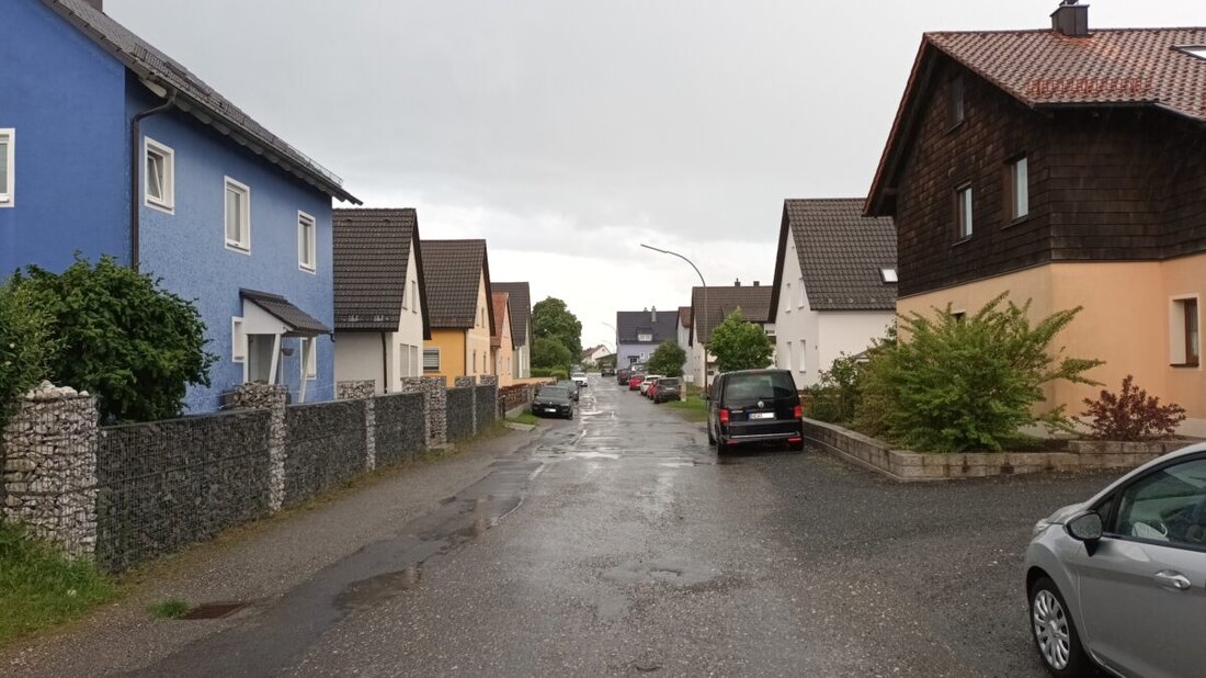 Pressath. Die Stadt erhält für die Modernisierung der Steinbühlsiedlung einen 80-Prozent-Zuschuss aus dem "Landstadt Bestand"-Förderprogramm, Pressath ist als einzige Gemeinde in der Oberpfalz ausgewählt. Ziel ist die Entwicklung zukunftsfähiger Lösungen für Mobilität, Wohnen und Klimaanpassung.