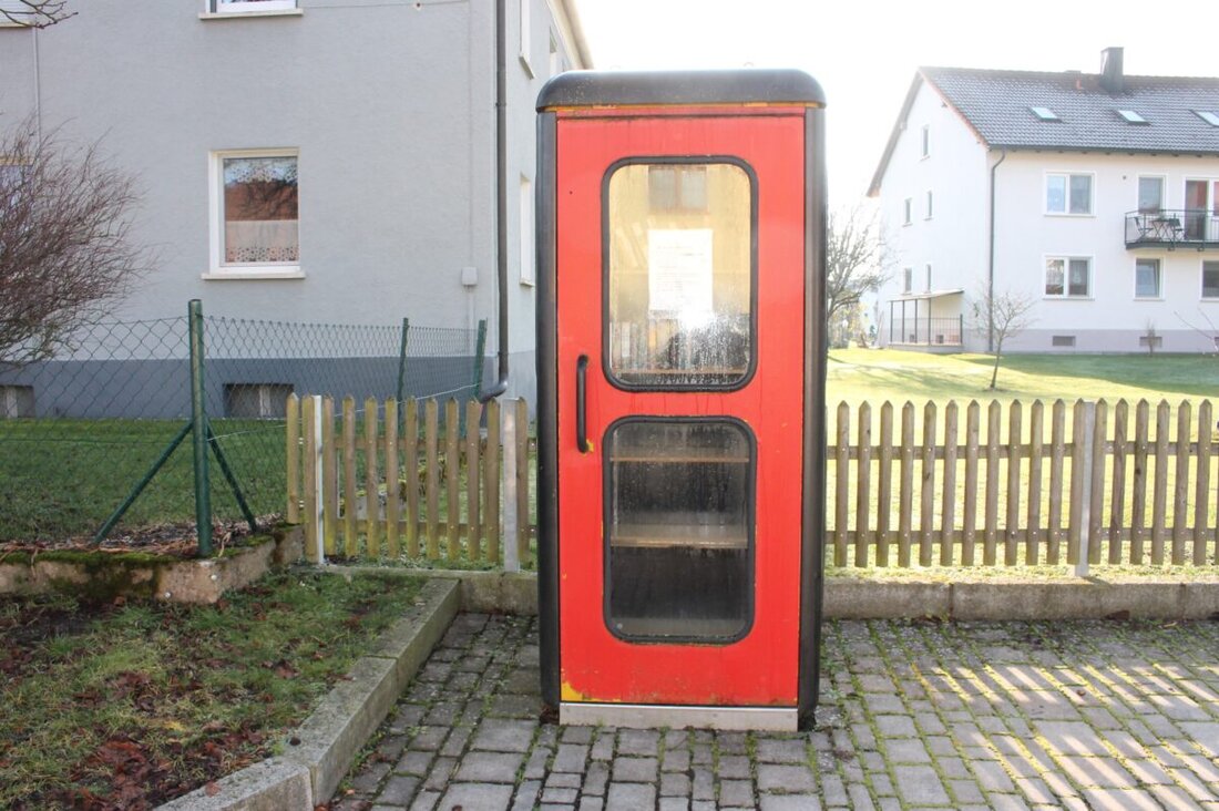 Pressath. Eine Boulderwand und eine Bücherzelle werden aus "Bürgerhaushalt"-Mitteln in Pressath finanziert. Das Trachtengau-Jugendzeltlager findet im August 2026 auf dem Schulsportgelände statt.