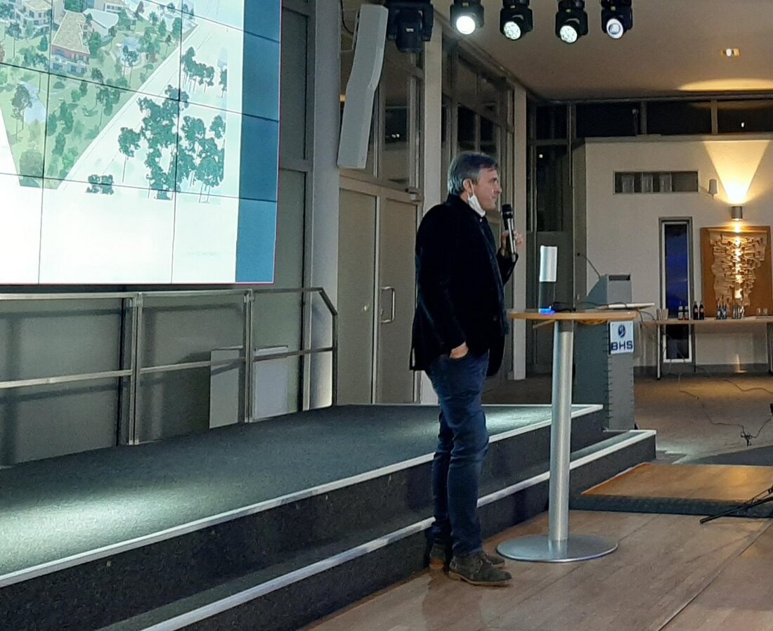 Weiherhammer. Zentrale Bausteine des Leuchtturmprojektes „Agil leben im Alter“ (ALIA) der Lars und Christian Engel (LUCE) Stiftung sind die Bebauung des ALIA-Areals durch die ALIA GmbH unter Beteiligung der Bürger. [&hellip;]