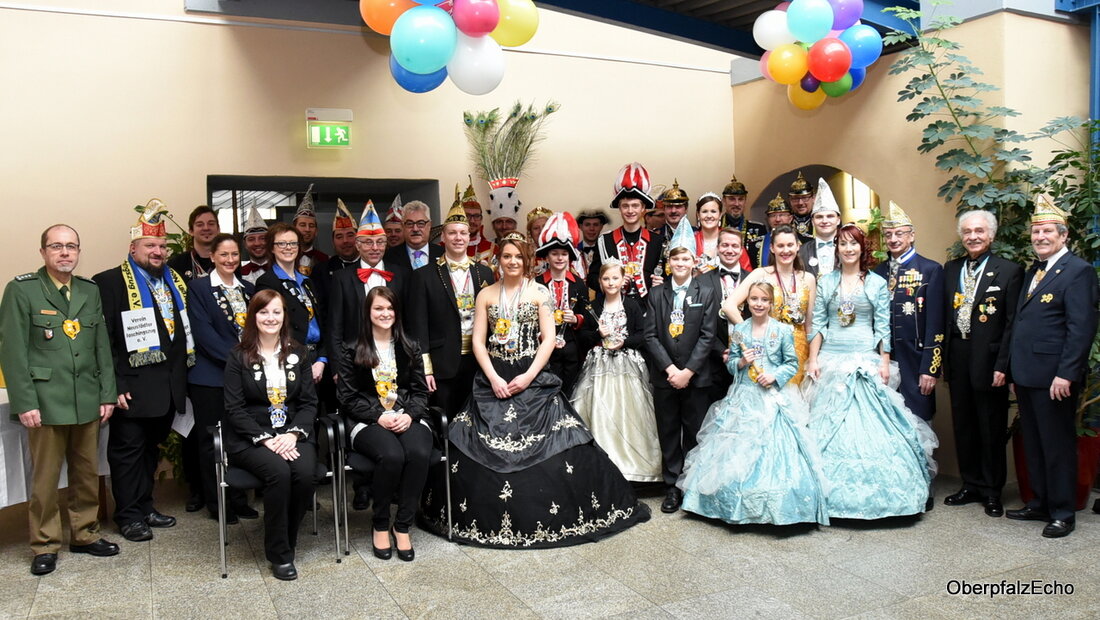 Neustadt/WN. „Neustadt hat sich gemausert. Nicht umsonst waren die Neustädter in Berlin“, sagte der Präsident des Landesverbands Ostbayern im Bund Deutscher Karneval, Hans Frischholz, beim Empfang im Rathaus der Kreisstadt. [&hellip;]