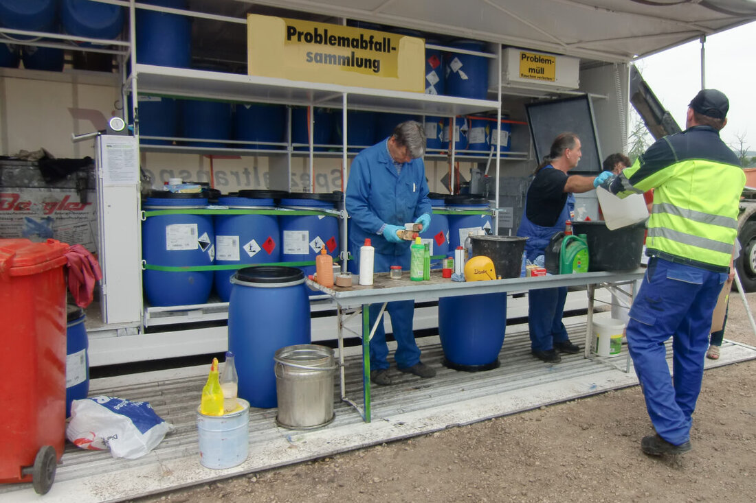 Amberg. Am 25. Oktober 2025 sammelt der Wertstoffhof IG Nord von 8.00 bis 12.30 Problemmüll, für Angeschlossene kostenlos, es fallen Gebühren für Altöl u.a. an, und Lachgaskartuschen werden angenommen.