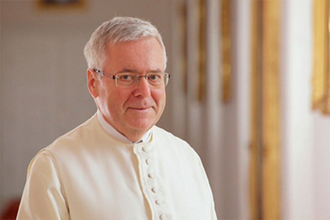 Speinshart. Am Donnerstag, 13. November 2025, 19.30 Uhr, lädt das Kloster zum Vortrag von Prof. Ulrich G. Leinsle über das Deckengemälde der Bibliothek ein. Zudem wird Band vier der Speinshartensia vorgestellt; Eintritt ist frei.