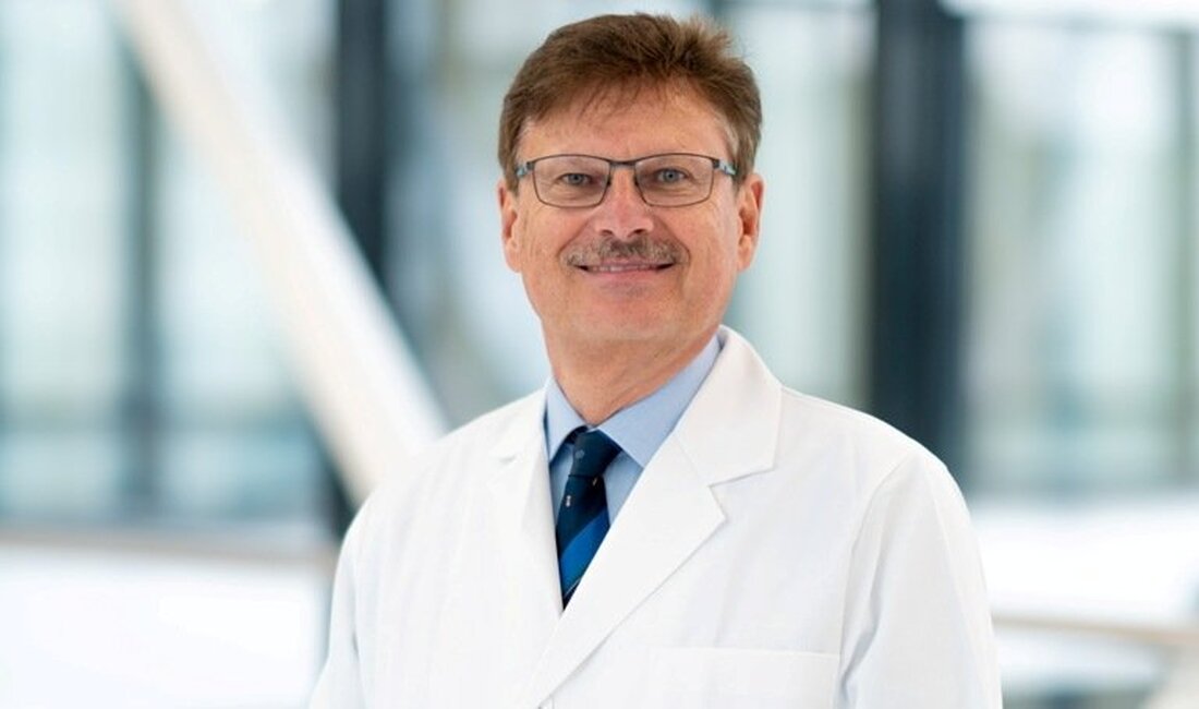 Tirschenreuth. Mit Prof. Dr. Edgar Pscheidl leitet ab sofort ein waschechter Nordoberpfälzer die Anästhesie und Intensivmedizin am Krankenhaus Tirschenreuth. Gestern wurde der 59-Jährige vom Aufsichtsrat der Kliniken Nordoberpfalz zum Chefarzt [&hellip;]