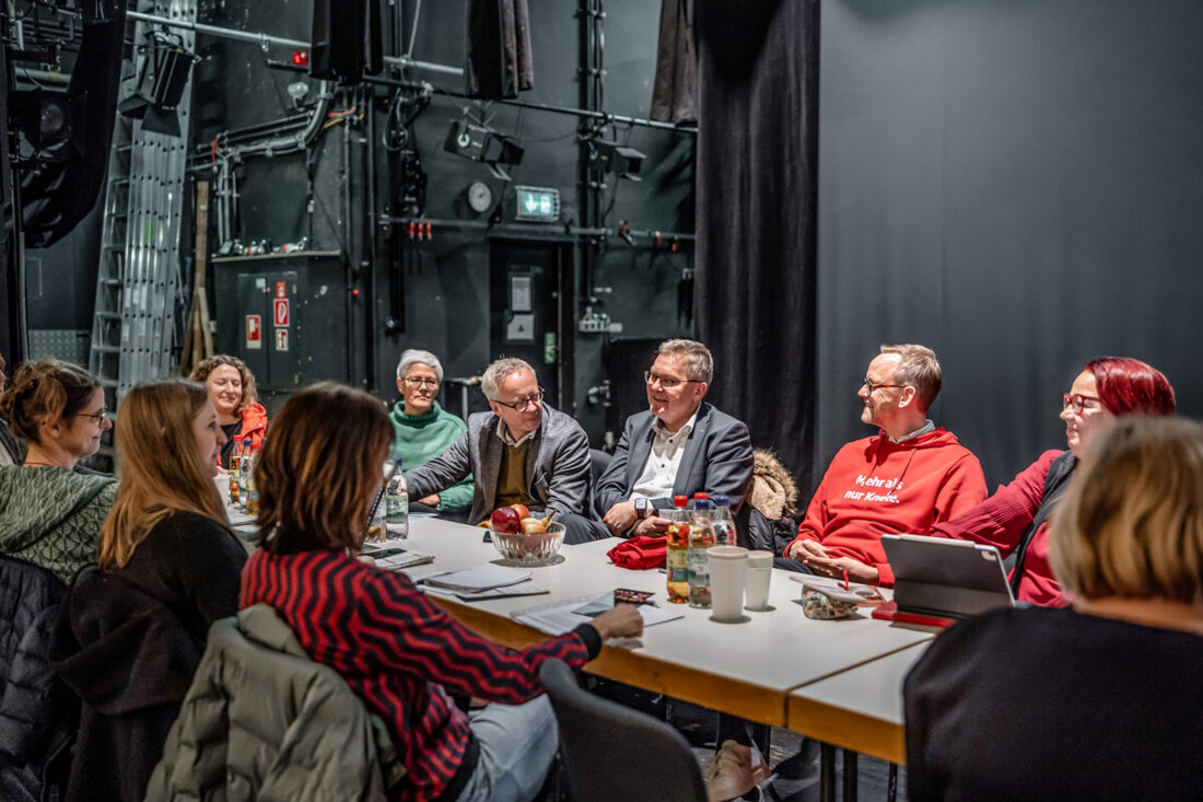 Amberg. Die 33. Amberger Schultheatertage bringen von März bis Juli 2026 insgesamt 13 Produktionen auf die Bühnen der Schulen. Der Auftakt mit Szenenausschnitten aller Gruppen steigt am 6. März um 19.30 Uhr im Stadttheater.