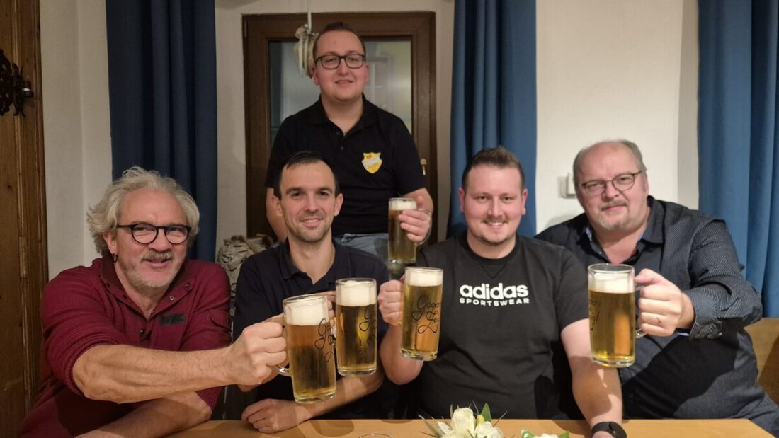 Floß. Die Promillos haben eine neue Vorstandschaft gewählt und setzen ihre fast 50-jährige Tradition fort. Neuer Vorsitzender ist Florian Schuller; sein Team plant das 50-jährige Jubiläum 2028 und stärkt das Vereinsleben.