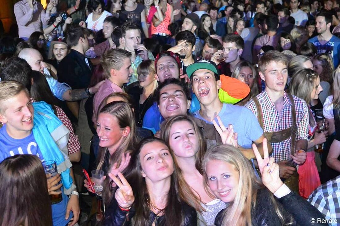 Weiden. Schon letzte Woche haben wir euch zusammengefasst, was am Wochenende so los ist. Und auch heute wollen wir euch die coolsten Partys und angesagtesten Feste natürlich nicht vorenthalten.  Zuerst [&hellip;]