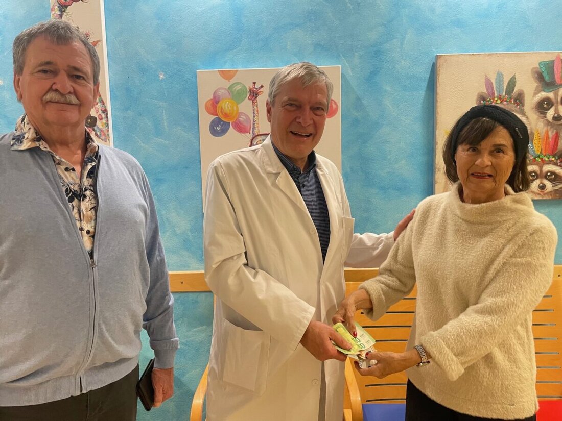 Weiden. Qigong-Gruppen aus Mantel, Weiden und dem Maria-Seltmann-Haus spenden 365 Euro an die Kinderklinik. Das Geld stammt von einer Feier im Gasthaus Durber mit 55 Teilnehmenden und hilft, Klappbetten für Eltern zu finanzieren.