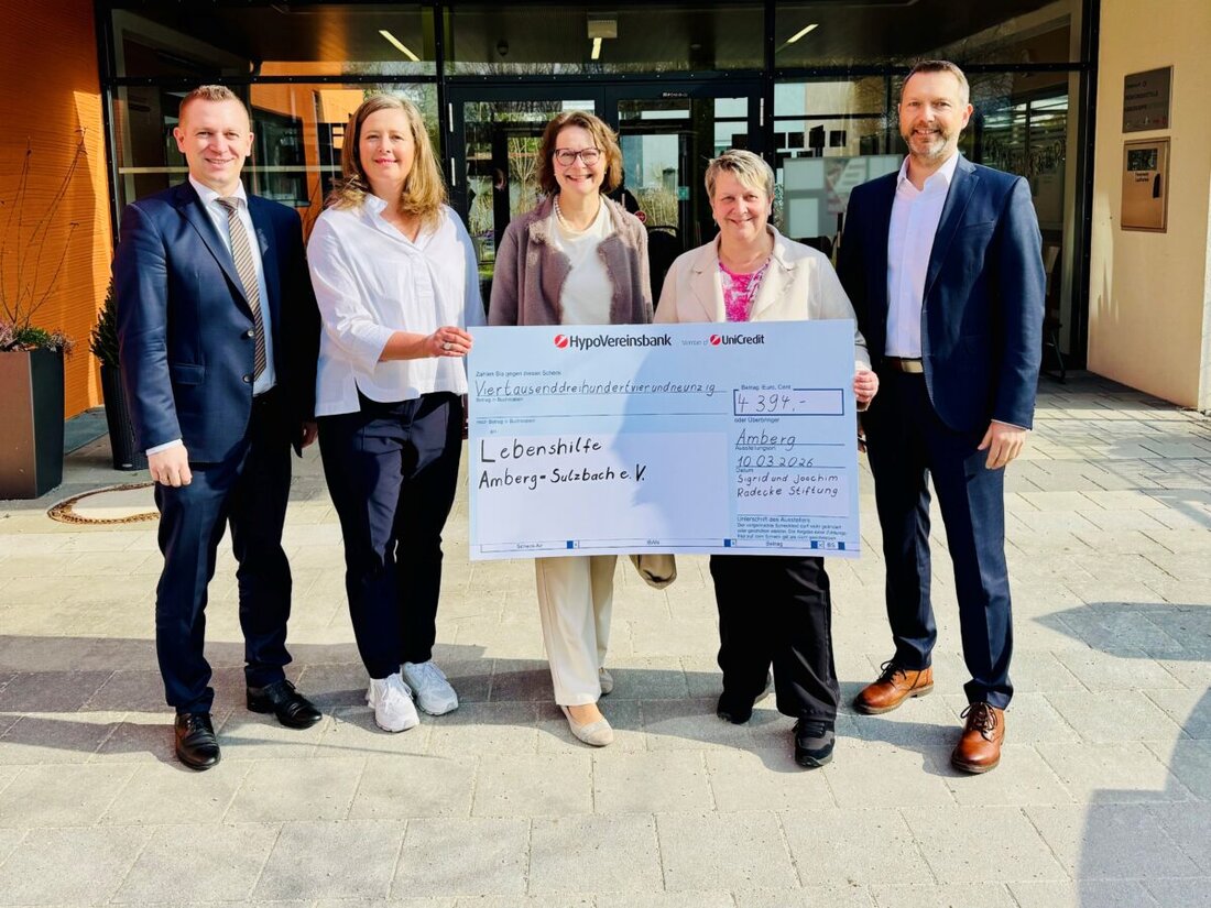 Amberg. Die Sigrid und Joachim Radecke Stiftung fördert die Frühförderstelle mit einem neuen Therapiebereich und Material. Die HypoVereinsbank begleitet die Spendenübergaben an die Lebenshilfe und eine Selbsthilfegruppe.