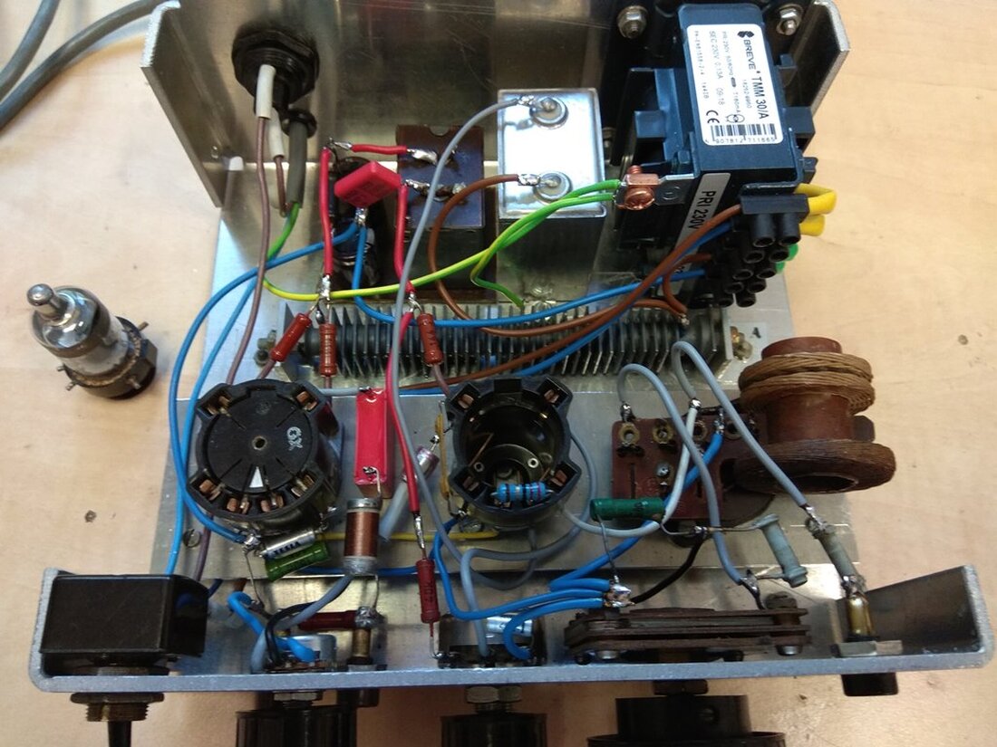 Weiden. Ein selbstgebautes Radio trägt eine besondere Geschichte. Berufsschüler sorgen mit einem Projekt dafür, dass sie auch gehört wird. Ein geheimes Radio war der Ausgangspunkt für ein Kooperationsprojekt von Jugendlichen [&hellip;]